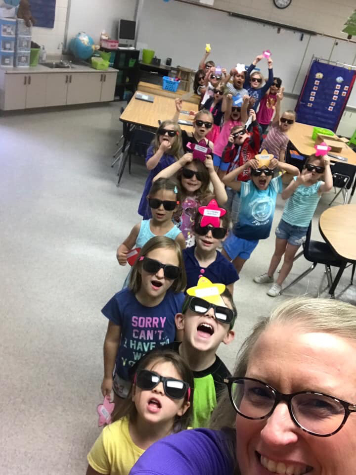 Mrs. Caldwell’s Rock Star Readers finished out the year with bright futures ahead! 🤩😎